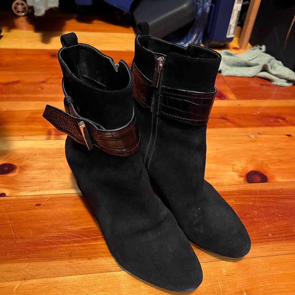 Suede Bandolino booties